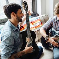 Kit de Iniciación para Guitarra Clásica 4/4 39" con Soporte de Pared con Ganchos, Diapasón, Afinador, Funda, Paño de Pulir 6 Cuerdas de Nylon, Negro - details 6