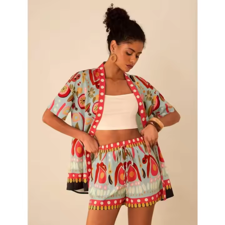 Conjunto de Verano para Mujer 2025 Blusa Estampada y Shorts Ajustados Moda Europea - 1