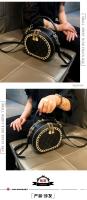 Bolso redondo pequeño con cadena de diamantes de imitación de marca Hong Kong2025Nueva bolsa de hombro de celebridades de Internet que combina con todo - details 11