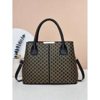 Bolso de mujer decorado con letras a la moda, bolso cruzado empalmado de gran capacidad, bolso de hombro simple, mochila de lujo de alta gama - details 0