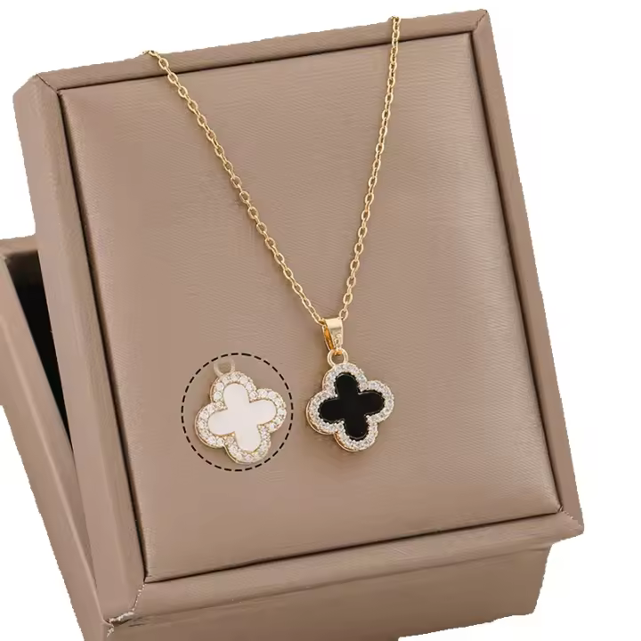 Colgante de mujer con diseño de doble cara de trébol de diamantes completo de acero inoxidable Black King - 1