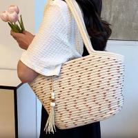 Bolso de mano tejido dulce a la moda, colgante con borlas, bolso de paja transpirable, bolso de playa de verano Beige de poliéster para mujer - details 3
