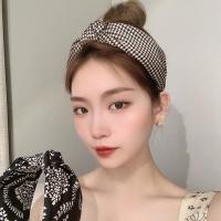 Diademas Vintage a cuadros para niña y mujer, bandanas antideslizantes de lado ancho, cinta para el pelo de rejilla, diadema con nudo, envoltura para la cabeza coreana - details 6