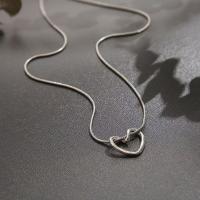 Collar de Titanio con Colgante de Corazón de Amor Diseño Simple para Mujer - details 6
