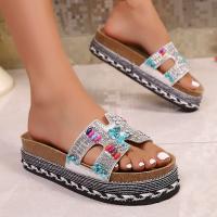 2025 nuevo arrastre de una palabra europeo y americano nueva moda zapatillas de plataforma de cuerda de cáñamo con diamantes de imitación zapatillas de corcho de playa sandalias casuales de mujer - details 2