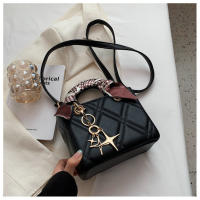 Bolso pequeño de moda para mujer, bolso de un solo hombro a la moda de verano, bandolera con costuras acolchadas, bolso versátil de princesa Diana 2025 - details 23