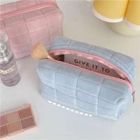 Bolsa de almacenamiento de cosméticos de piel sólida para mujer, organizador de maquillaje con cremallera, bolso de papelería, estuche para lápices, artículos de tocador de viaje - details 13