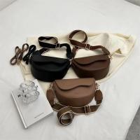 Bolso de hombro informal de cuero para mujer, bandolera con solapa, bolso de sillín, bolso Retro con 2 correas - details 9