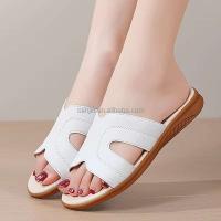 Nuevas zapatillas de cuero de diseñador blanco de alta calidad, zapatillas de mujer antideslizantes, modernas, lujosas y de bajo precio - details 3