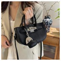 Bolsa de sillín portátil simple para mujer 2025 nueva bolsa de mensajero de hombro de tendencia de moda de estilo extranjero - details 14