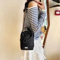 Bolso de hombro con cordón de nailon, bolso ligero con correa ajustable para teléfono, bolso de cubo de estilo coreano de gran capacidad para viaje - details 7