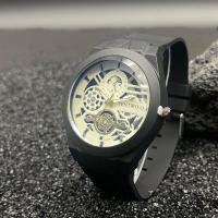 Reloj deportivo de cuarzo con correa de silicona y esqueleto de luz azul para hombre de nueva tendencia - details 5