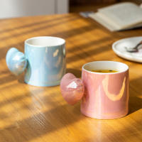 Taza de cerámica con mango de amor creativo, taza de leche de desayuno azul y blanca rosa perla, taza de café personalizada, taza de agua para parejas - details 3