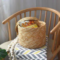 Caja de almacenamiento tejida de paja hecha a mano Circular con tapa, cesta de flores para aperitivos y cosméticos, organizador de maquillaje, 1 piezas - details 4