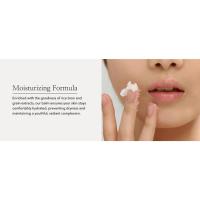 skin stays comfortably hydrated, preventing dryness and maintaining a youthful, radiant complexion
