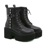 Botas de tobillo de mujer de cuero negro remachadas con tacón grueso de invierno con plataforma de cabeza redonda y parte inferior gótica a la moda - details 0