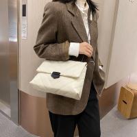 Bolso Cruzado Ajustable Diseño Minimalista Estilo Cinturón Dorado Cierre con Cadena - details 0