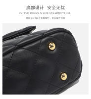 Bolso cuadrado pequeño de cadena de diamantes premium, bolso de mujer, nueva moda, bolso de mensajero de hombro versátil. - details 6