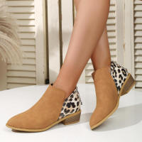 Botines de ante con tacón grueso y punta puntiaguda con cremallera para mujer Otoño 2023 - details 2