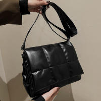 Bolso de hombro de gran capacidad para mujer, bandolera acolchada de diseño de lujo, a la moda, a cuadros, para axila - details 4