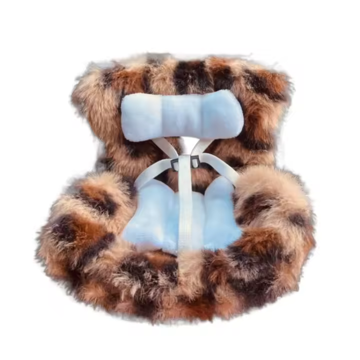 Bonito asiento de seguridad para muñeca de coche, resistente con cinturón de seguridad, modelo de silla de dibujos animados, fácil de instalar, ambientador anticaída, Clip de ventilación para viaje - 1