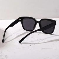 Gafas de sol con montura cuadrada grande UV400, moda de verano, gafas de sol vintage para mujer, gafas de sol para viajes al aire libre y playa - details 2