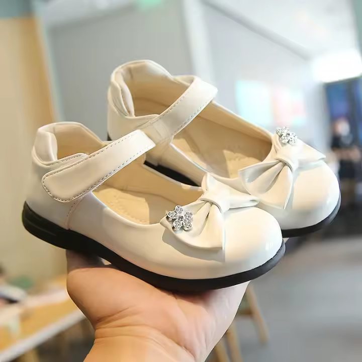 Zapatos deportivos ligeros y sencillos de cuero brillante para niños, lazo de flores de cristal negro, zapatos informales para niñas - 1