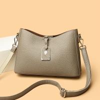 2025 Nuevo bolso de hombro informal para mujer: gran capacidad de 3 capas, bolso cruzado sintético negro minimalista con correa extraíble y cierre de cremallera para el trabajo, viajes diarios, citas y compras, bolso de hombro grande, accesorio versátil, - details 5