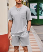 Traje deportivo de hombre con bloques de color, pantalones cortos de dos piezas, cuello redondo y camiseta de manga corta. - details 21