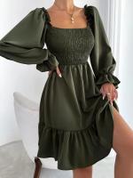 Vestido de mujer con mangas largas con volantes, cuello cuadrado, crepé paralelo, costura, cuerpo con volantes dobladillo - details 4