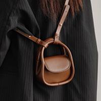Diseñador de Moda Mini Bolso Negro Marrón Bolso de Hombro de Cuero con Tapones - details 3