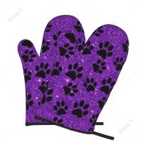 Guantes de horno morados con patas de perro, 2 piezas para hombres y mujeres, cocina, barbacoa, estampado resistente al calor, regalo de Navidad, guantes de cocina de talla única - details 1