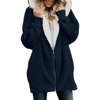 Suéter de lana con chaqueta de lana de cordero con capucha y cremallera para mujer - details 39