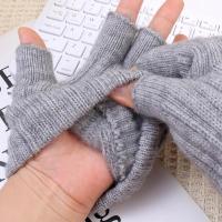 Nuevos guantes cálidos de punto de otoño e invierno con etiqueta en H de medio dedo con pantalla deslizante, manoplas deportivas de moda para hombres, calidez a prueba de frío - details 10