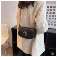 Bolso bandolera elegante de inspiración francesa para mujer: negro elegante, cierre de hebilla, forro de poliéster, accesorio de moda para hombro y axila, lindo bolso de hombro - details 8