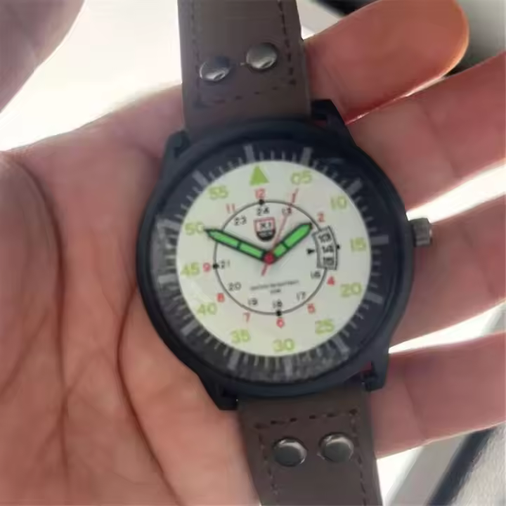 Reloj de lujo Premium para Hombre, marca XINEW, relojes para Hombre, correa de cuero de moda, relojes de pulsera de cuarzo con fecha deportiva Simple, relojes masculinos 2024 - 1