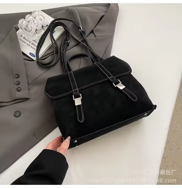 Mochila de cuero suave de gran capacidad, bolso de nicho de moda, bolso de viaje ligero de lujo, nuevo estilo universitario, 2024 - 1