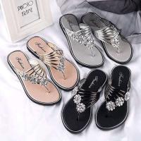 Zapatillas tipo sándwich informales externas ligeras con parte inferior plana para mujer, diseño de estampado de espuma para invierno, novedad de 2024 - details 3