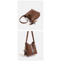 Bolso de cubo de cuero suave para mujer, nicho de sentido Premium, nuevo temperamento, bolso de mensajero simple de gran capacidad - details 11