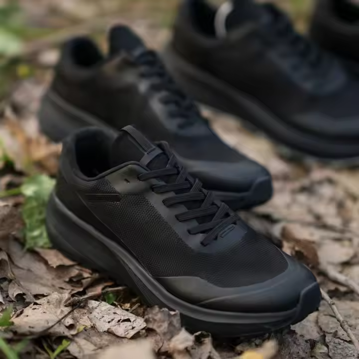 Zapatos de senderismo ultra-ligeros y antideslizantes Impermeables para hombres al aire libre - 1