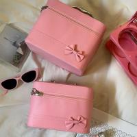 Bolsa de maquillaje de cuero PU con lazo rosa, caja de almacenamiento de productos para el cuidado de la piel con mango de aleación portátil, estuche de maquillaje de mano impermeable de gran capacidad - details 1