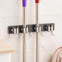 Gancho de pared de plástico con diseño de clip, ahorrador de espacio, práctico organizador multiusos para escoba y mopa - details 7