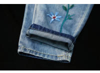 Pantalones de Mezclilla Bordados de Diseño Chino 2023 para Mujer Moda Suelto Talla Grande Floral Jeans Clásico Casual Rasgado Pantalones Harem Tamaño Grande Algodón Forro Primavera/Verano - details 9