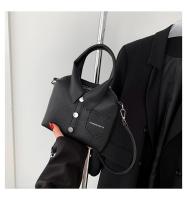Nueva camisa versátil de moda 2025 con diseño de lichi para mujer, bolso de diseño simple con un solo hombro para mujer - details 21