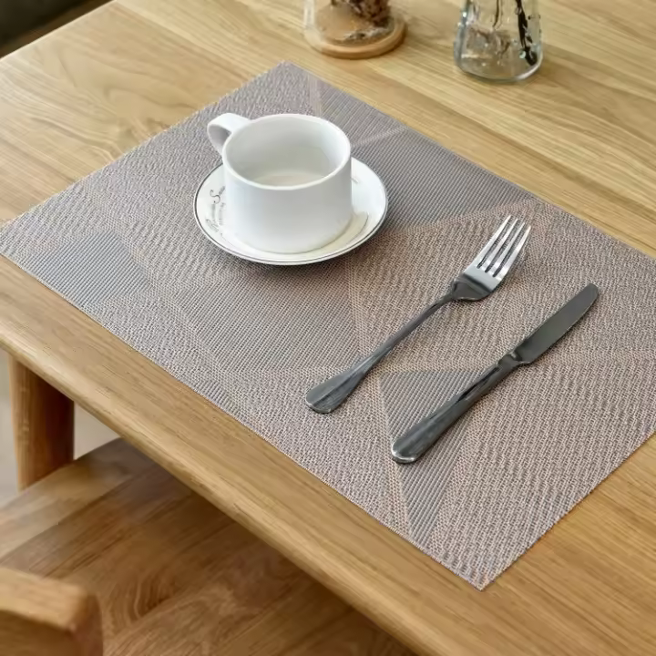 Manteles individuales Elegantes para mesa de comedor, juego de 2, 45x30 cm, aptos para cena, almuerzo, desayuno, Manteles individuales lavables, resistentes al calor, antideslizantes y antimanchas aptos para mesas de cocina - 1