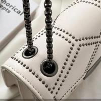 Bolso de hombro Retro con cadena y remaches para mujer, bandolera cuadrada pequeña a la moda de cuero PU con tapa, bolso de diseñador - details 19
