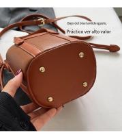 Bolso de barril de agua de color puro para mujer, sencillo bolso de hombro, relajo, bolso de bolsillo inclinado portátil - details 3