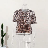 Elegante camisa delgada con tirantes huecas de leopardo para mujeres, blusa de manga corta o blusa de cuello - details 7