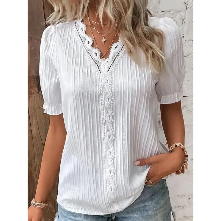 Camiseta nueva de verano para mujer, camisa de manga corta hueca con cuello en V, blusa de empalme a la moda 2024 - 1