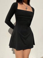 Vestido de cuello cuadrado negro simple para mujeres con elegante falda corta de manga larga - details 3